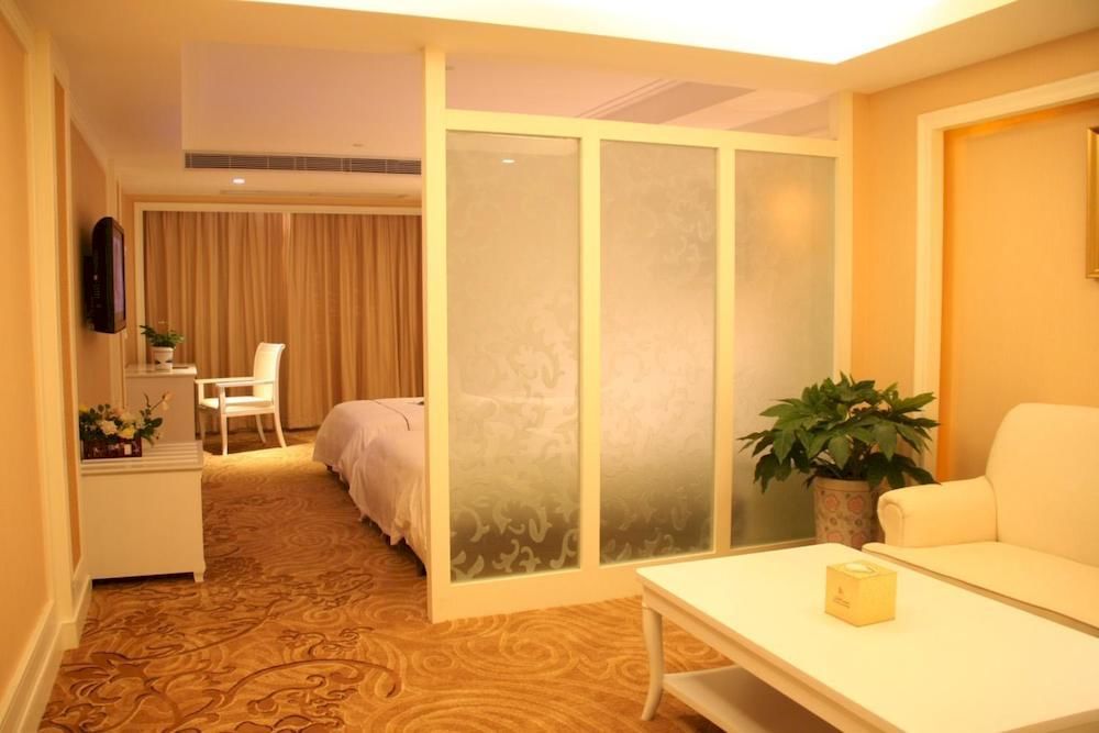 Huizhou Jinhuayue International Hotel Exterior foto